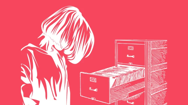 Illustration einer Frau vor einem Aktenschrank
