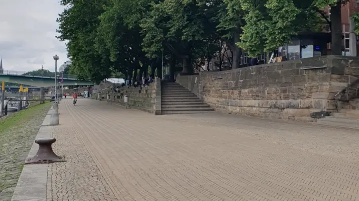 Ein Bild von einem Weg an der Bremer Schlachte